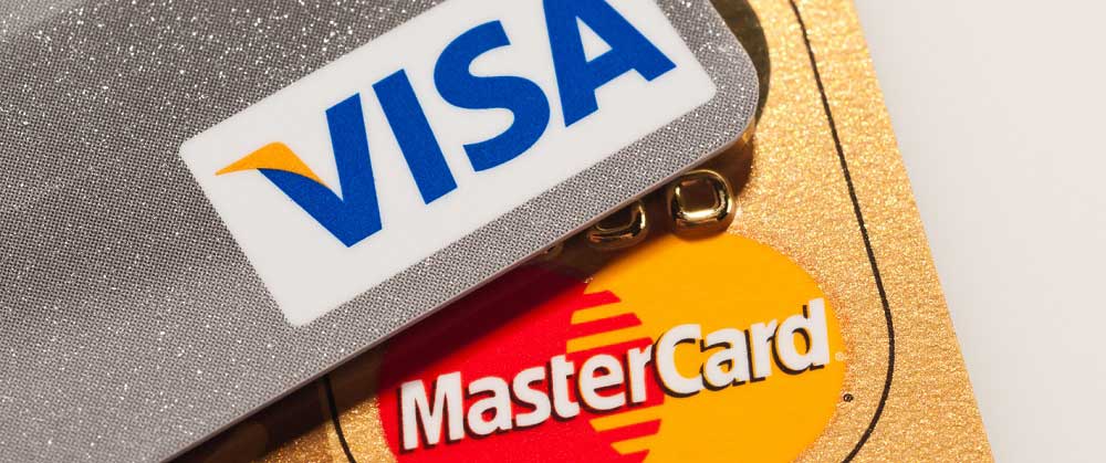 ویزاکارت یا مسترکارت ؟ : کدام کارت اعتباری بهتر است؟